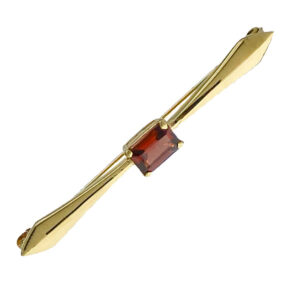 Bar brooch with Rectangle Garnet